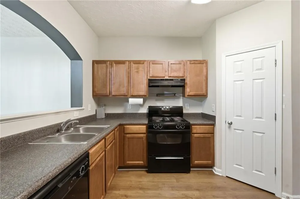 4116 Flat Trail Union City, GA 30291