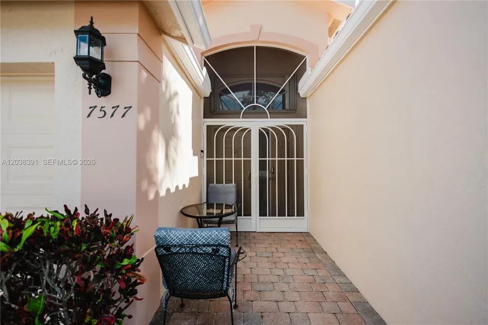 7577 Caprio Dr Boynton Beach, FL 33472