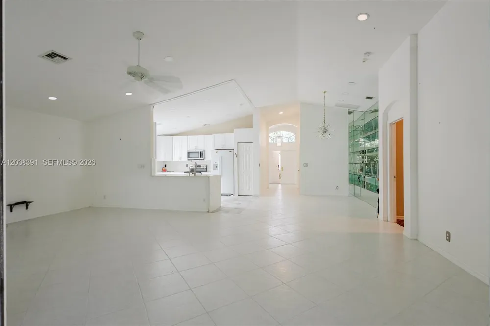7577 Caprio Dr Boynton Beach, FL 33472