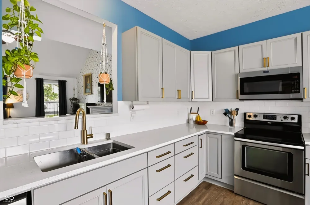 13175 Elster Way Fishers, IN 46037