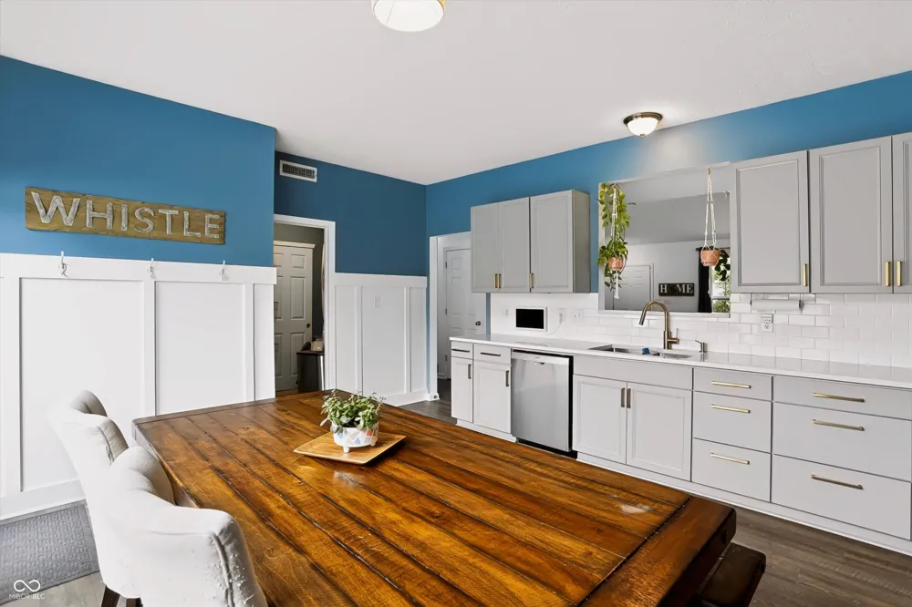 13175 Elster Way Fishers, IN 46037