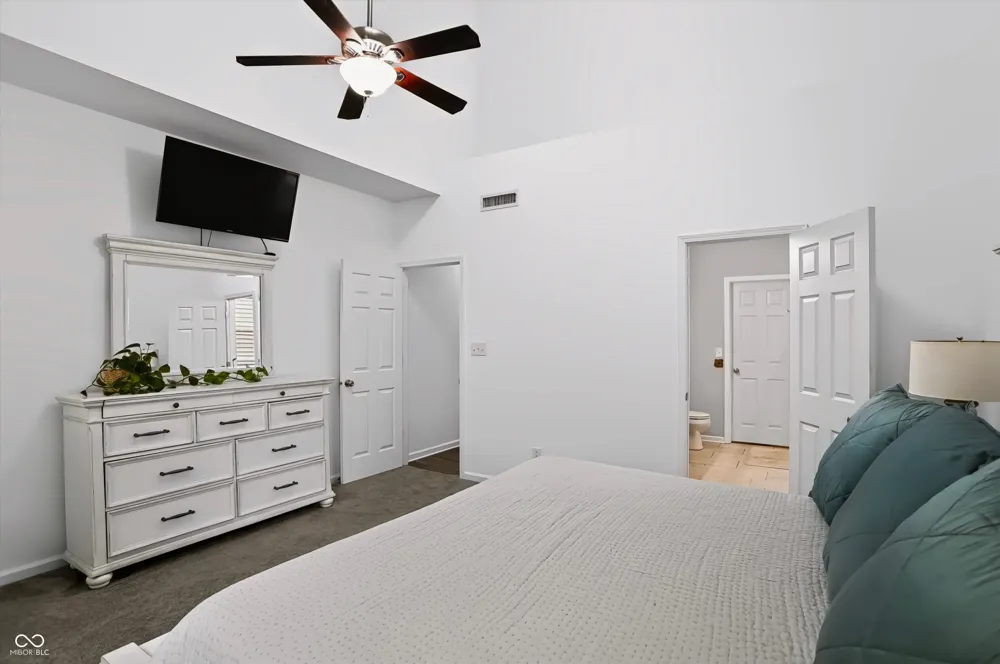 13175 Elster Way Fishers, IN 46037