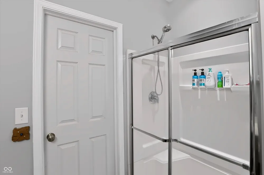 13175 Elster Way Fishers, IN 46037
