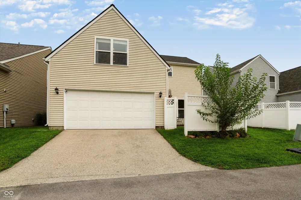 13175 Elster Way Fishers, IN 46037