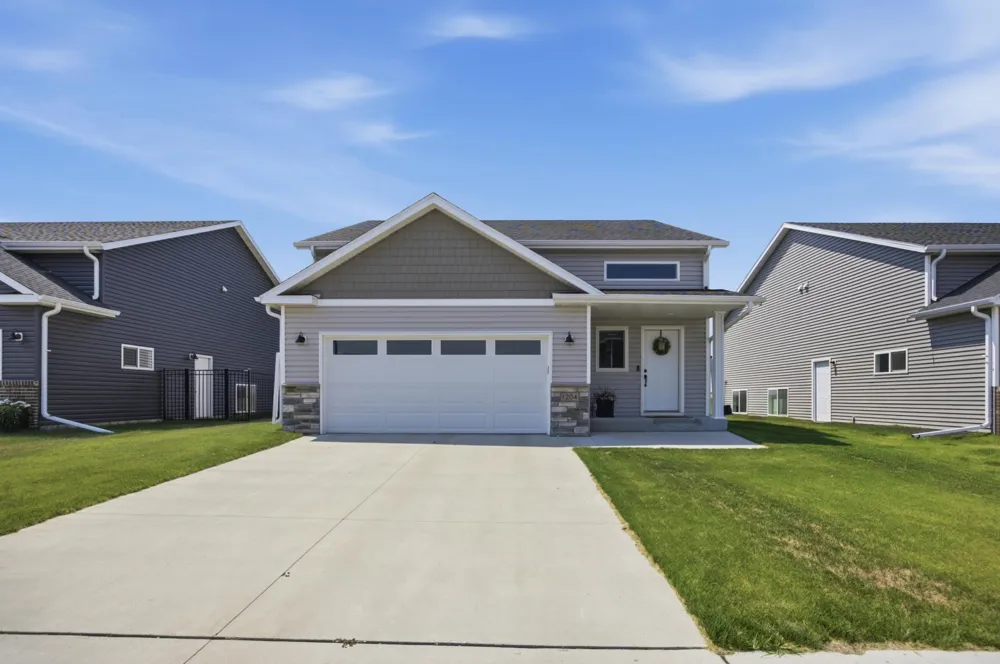 1204 Marlys Drive W West Fargo, ND 58078