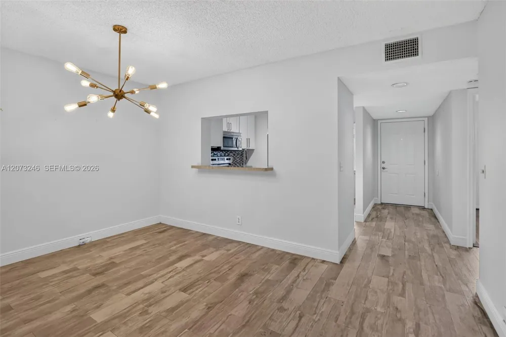900 SW 125th Way #105R Pembroke Pines, FL 33027