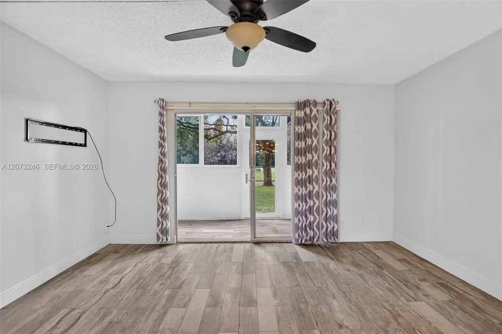 900 SW 125th Way #105R Pembroke Pines, FL 33027