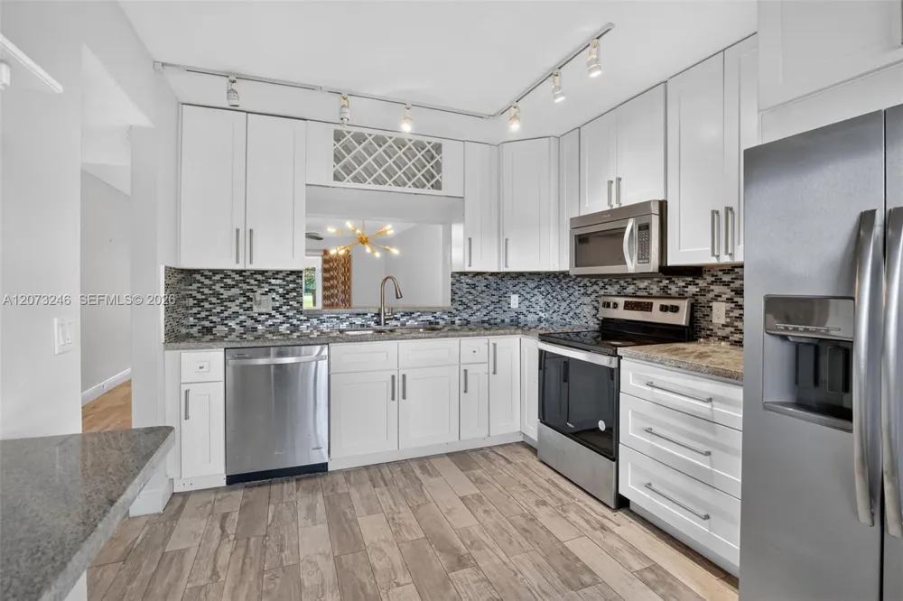 900 SW 125th Way #105R Pembroke Pines, FL 33027