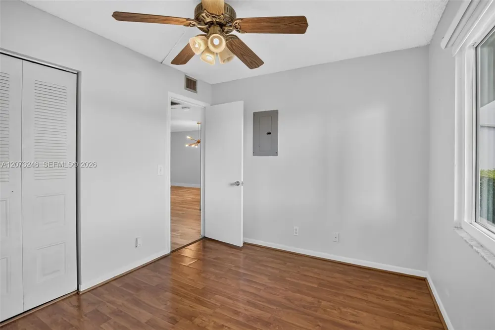 900 SW 125th Way #105R Pembroke Pines, FL 33027