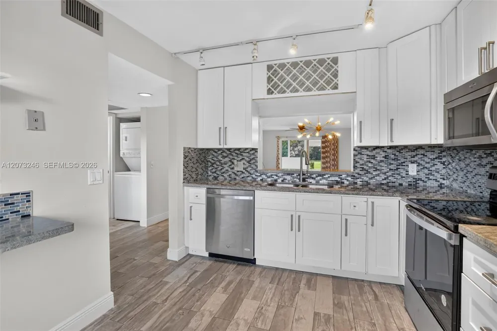 900 SW 125th Way #105R Pembroke Pines, FL 33027