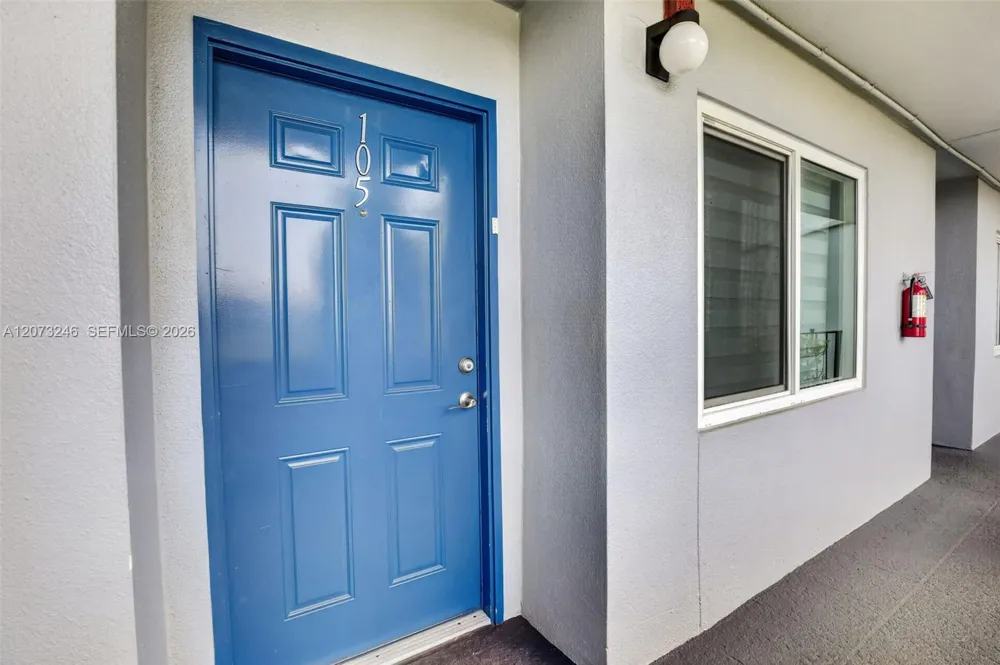 900 SW 125th Way #105R Pembroke Pines, FL 33027