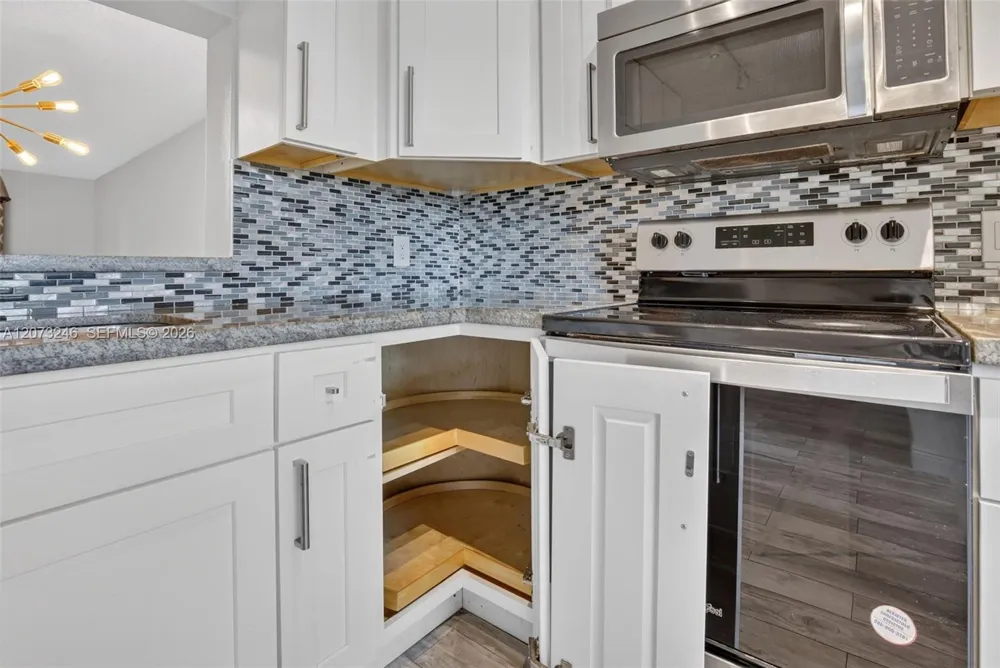 900 SW 125th Way #105R Pembroke Pines, FL 33027