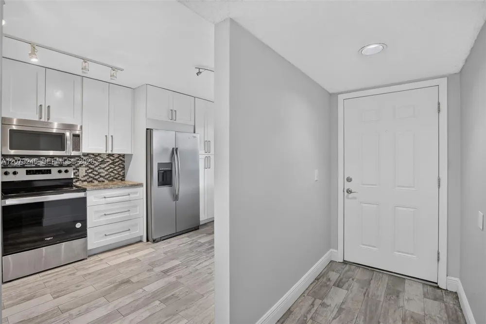 900 SW 125th Way #105R Pembroke Pines, FL 33027