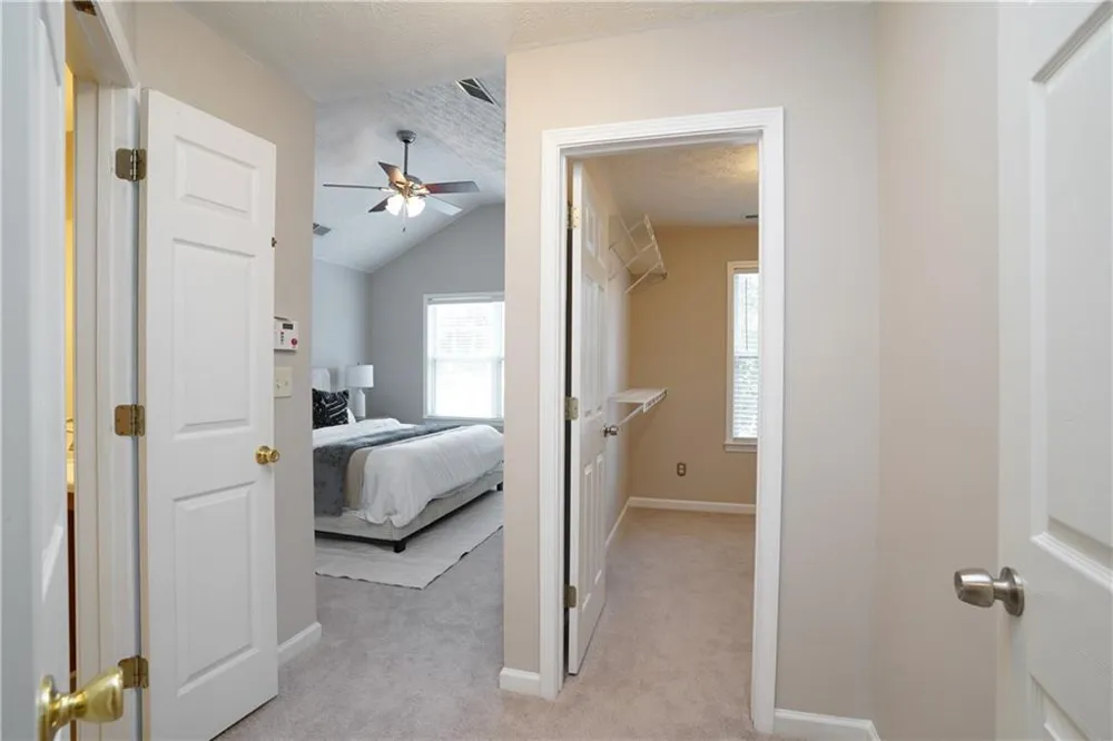 182 Oak Green Drive Lawrenceville, GA 30044