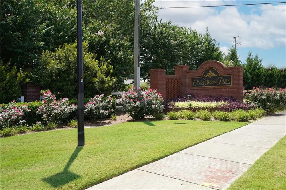 182 Oak Green Drive Lawrenceville, GA 30044