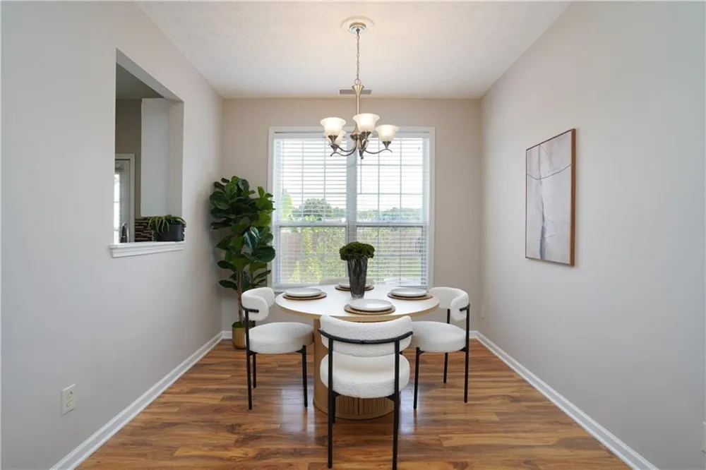182 Oak Green Drive Lawrenceville, GA 30044