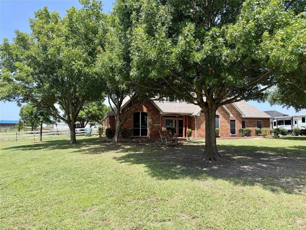 7830 Mavis Avenue Waxahachie, TX 75167