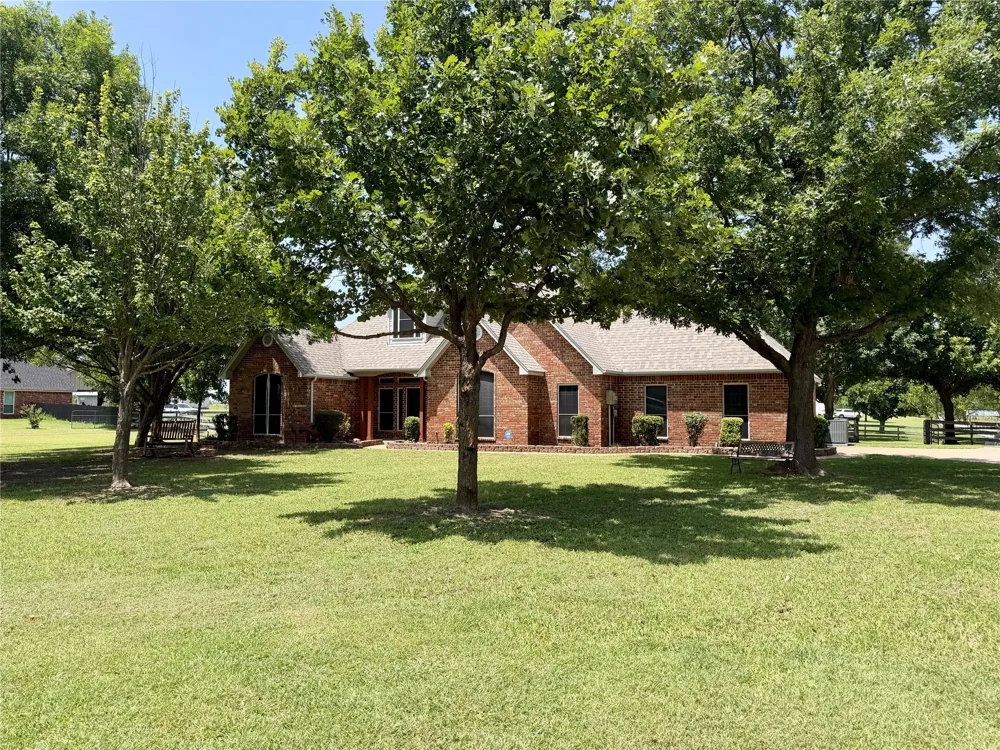 7830 Mavis Avenue Waxahachie, TX 75167