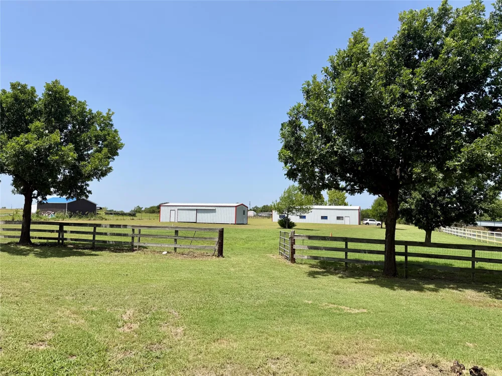 7830 Mavis Avenue Waxahachie, TX 75167