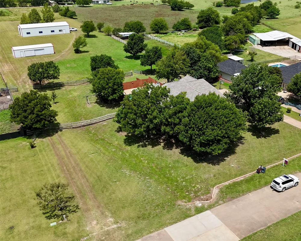 7830 Mavis Avenue Waxahachie, TX 75167