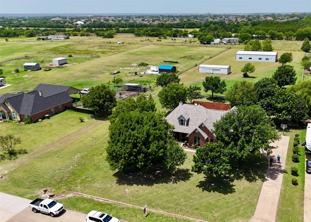 7830 Mavis Avenue Waxahachie, TX 75167