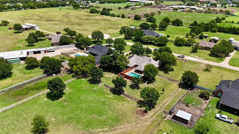 7830 Mavis Avenue Waxahachie, TX 75167