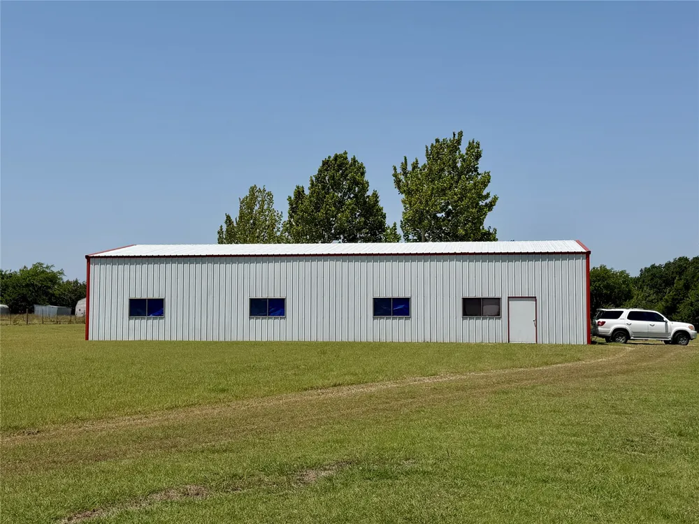 7830 Mavis Avenue Waxahachie, TX 75167