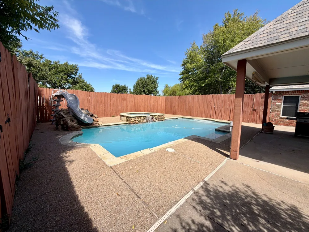 7830 Mavis Avenue Waxahachie, TX 75167