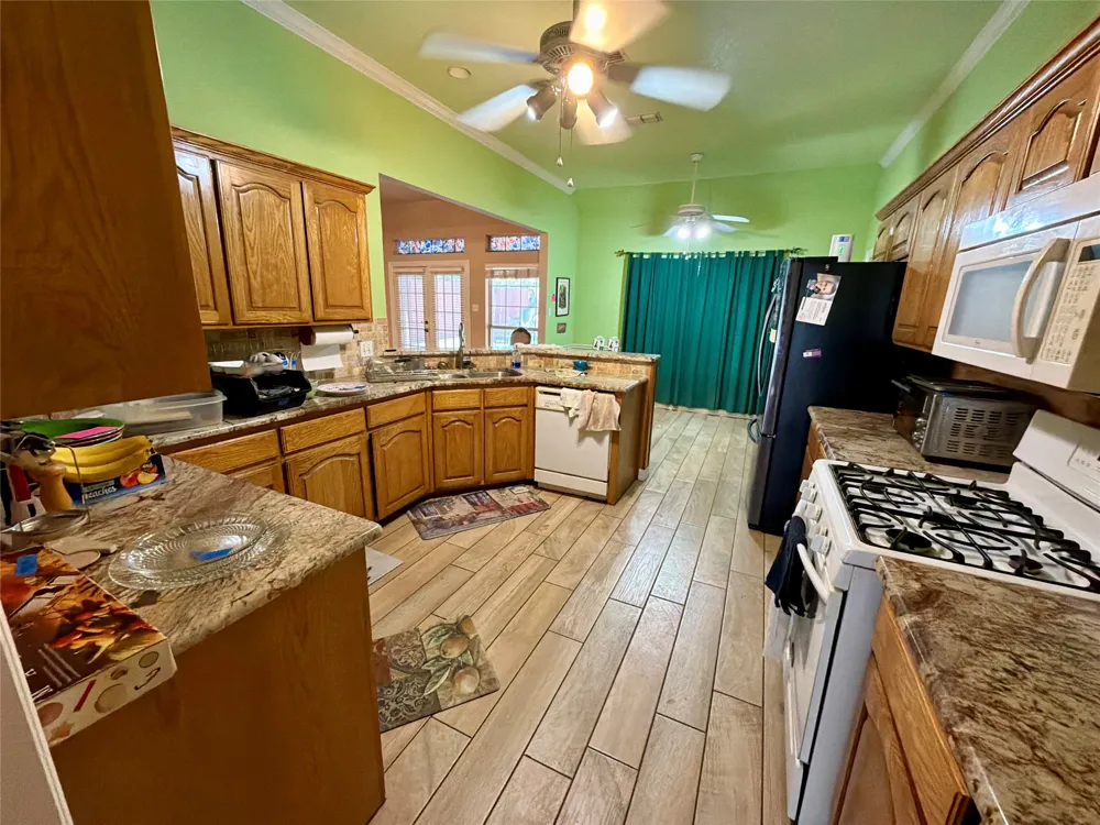 7830 Mavis Avenue Waxahachie, TX 75167