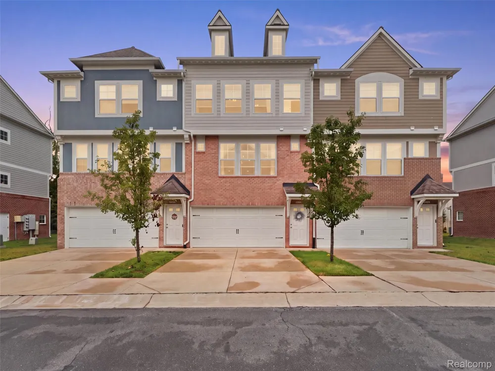 5927 Picall Drive Troy City, MI 48098