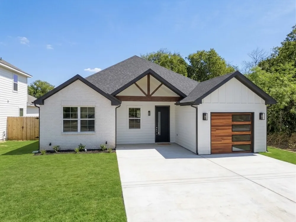 5555 Mercedes Circle Granbury, TX 76048