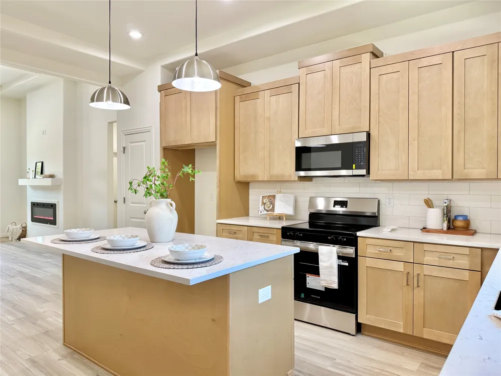 5555 Mercedes Circle Granbury, TX 76048