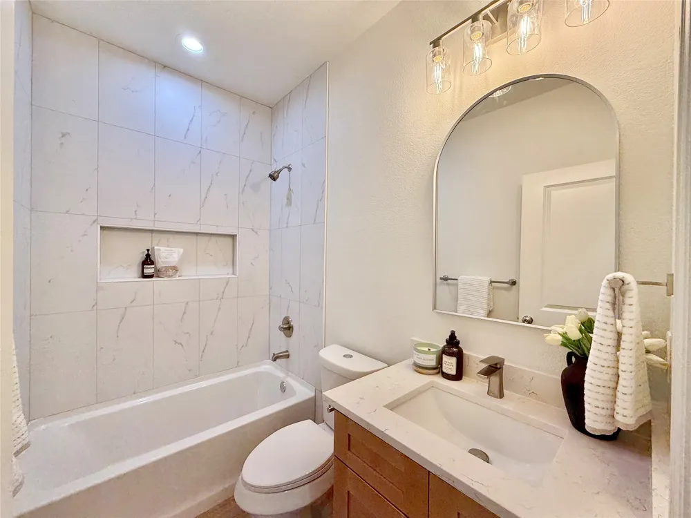 5555 Mercedes Circle Granbury, TX 76048