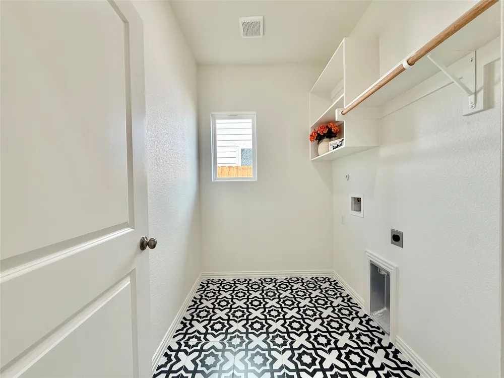 5555 Mercedes Circle Granbury, TX 76048