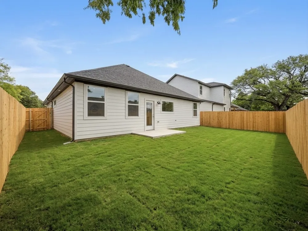 5555 Mercedes Circle Granbury, TX 76048