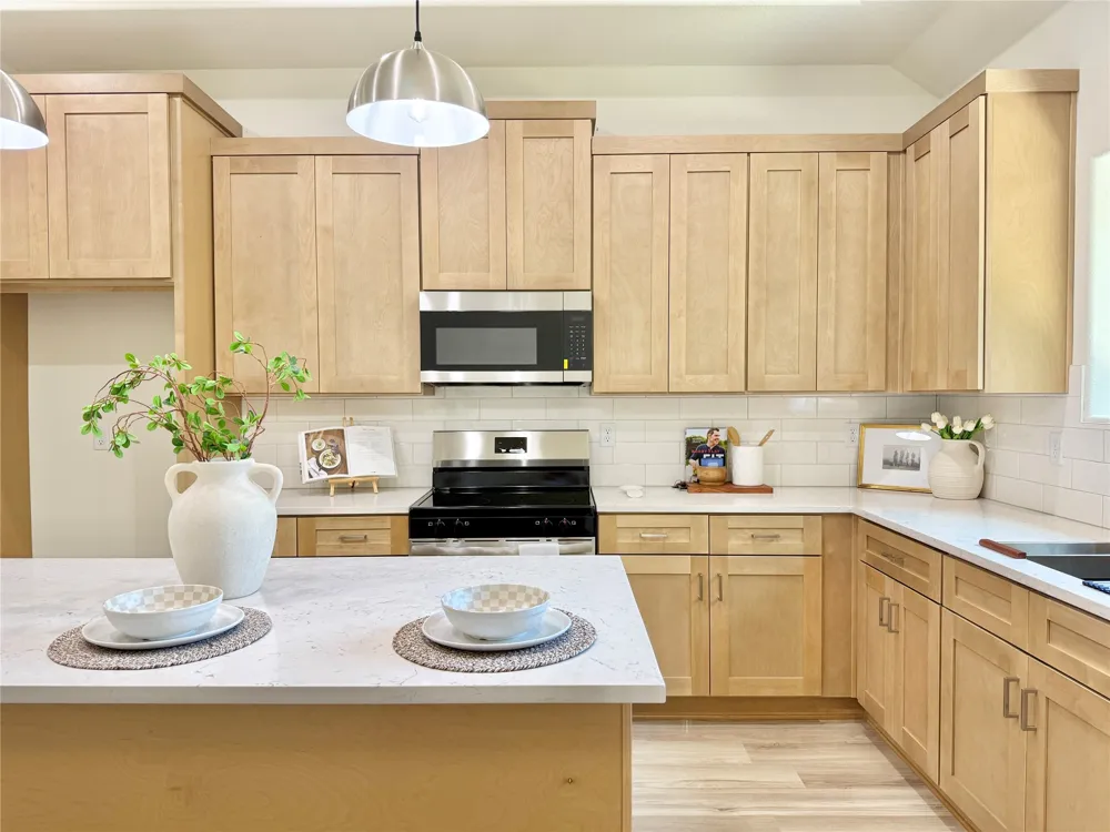 5555 Mercedes Circle Granbury, TX 76048