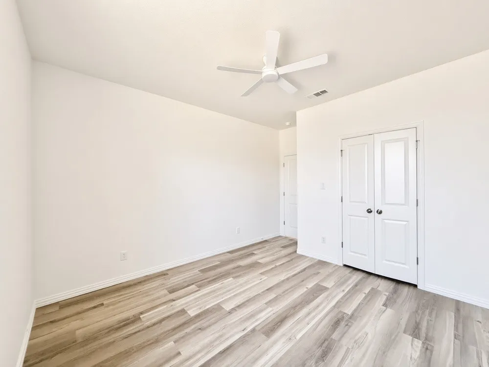 5555 Mercedes Circle Granbury, TX 76048