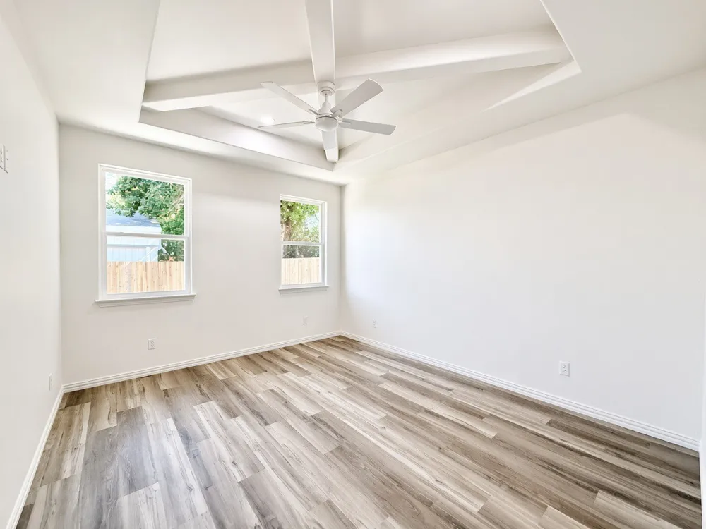 5555 Mercedes Circle Granbury, TX 76048