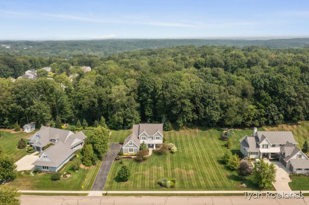 3769 Lake Birch Street NE Grand Rapids, MI 49525