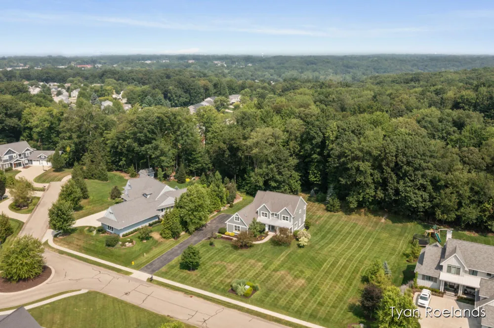 3769 Lake Birch Street NE Grand Rapids, MI 49525
