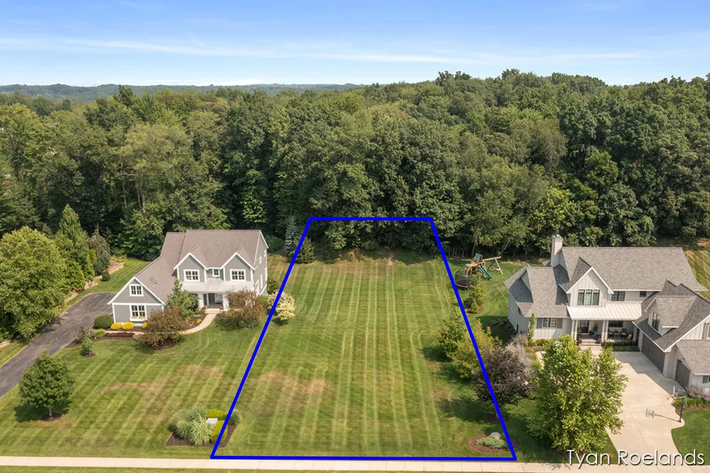 3769 Lake Birch Street NE Grand Rapids, MI 49525