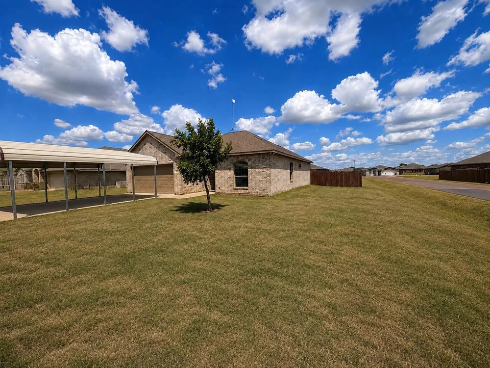2915 Emma Lane Mabank, TX 75147