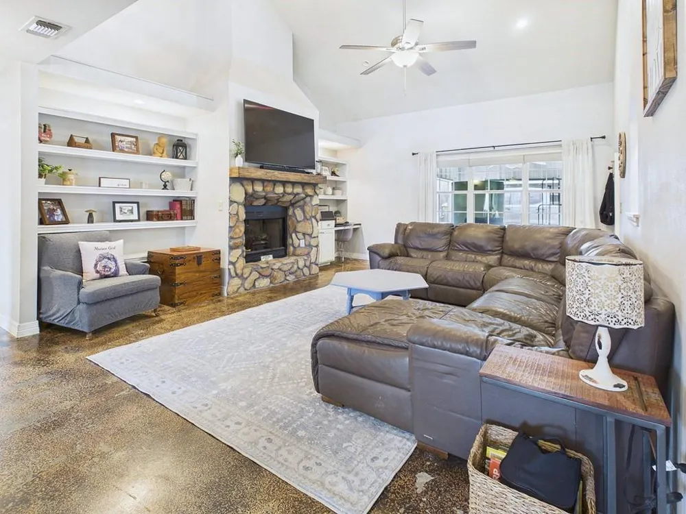 2000 Howard Avenue Lufkin, TX 75901