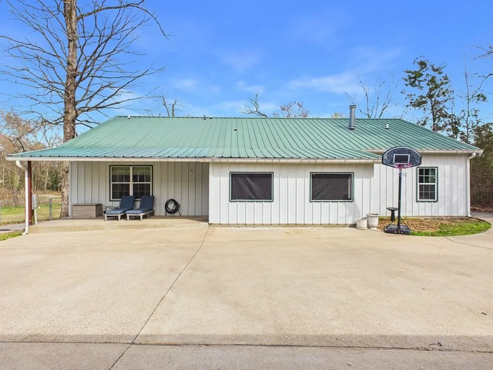 2000 Howard Avenue Lufkin, TX 75901