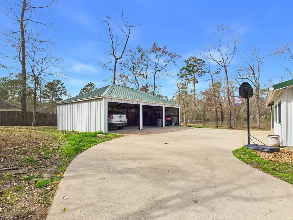 2000 Howard Avenue Lufkin, TX 75901