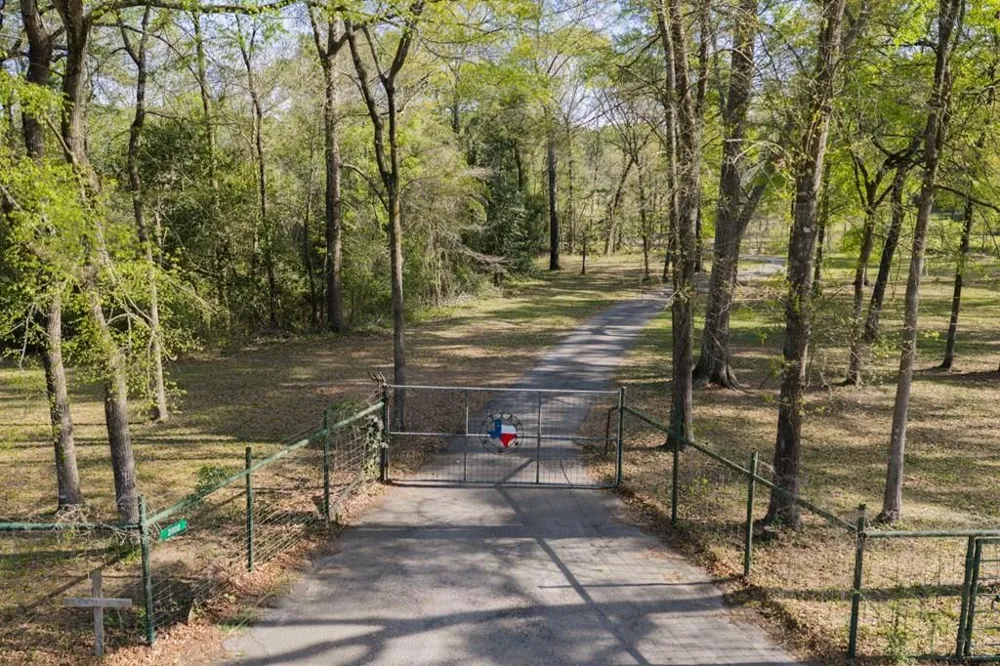 2000 Howard Avenue Lufkin, TX 75901