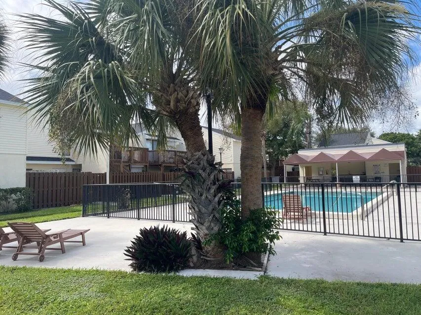 645 Executive Center Drive #R-105 West Palm Beach, FL 33401