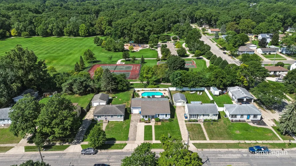 4227 Flamingo Avenue SW Wyoming City, MI 49509