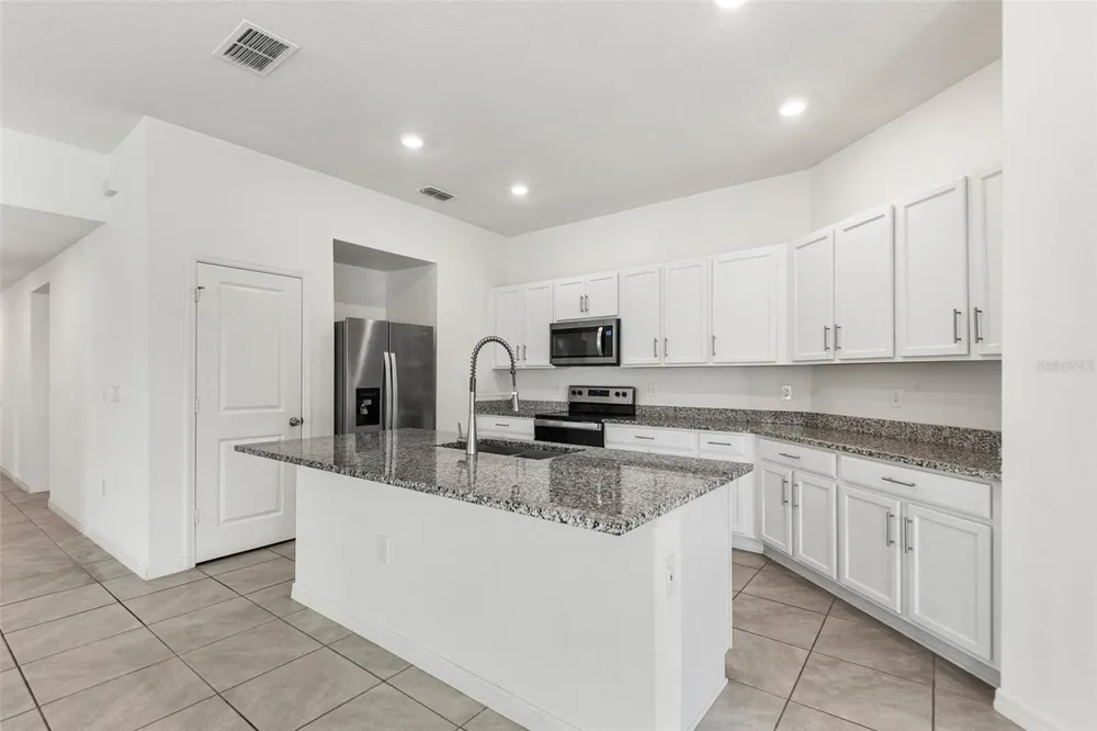 1425 ENGELBERG STREET Winter Haven, FL 33881