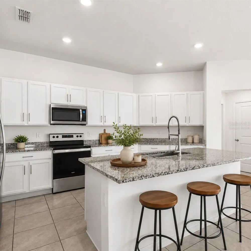 1425 ENGELBERG STREET Winter Haven, FL 33881